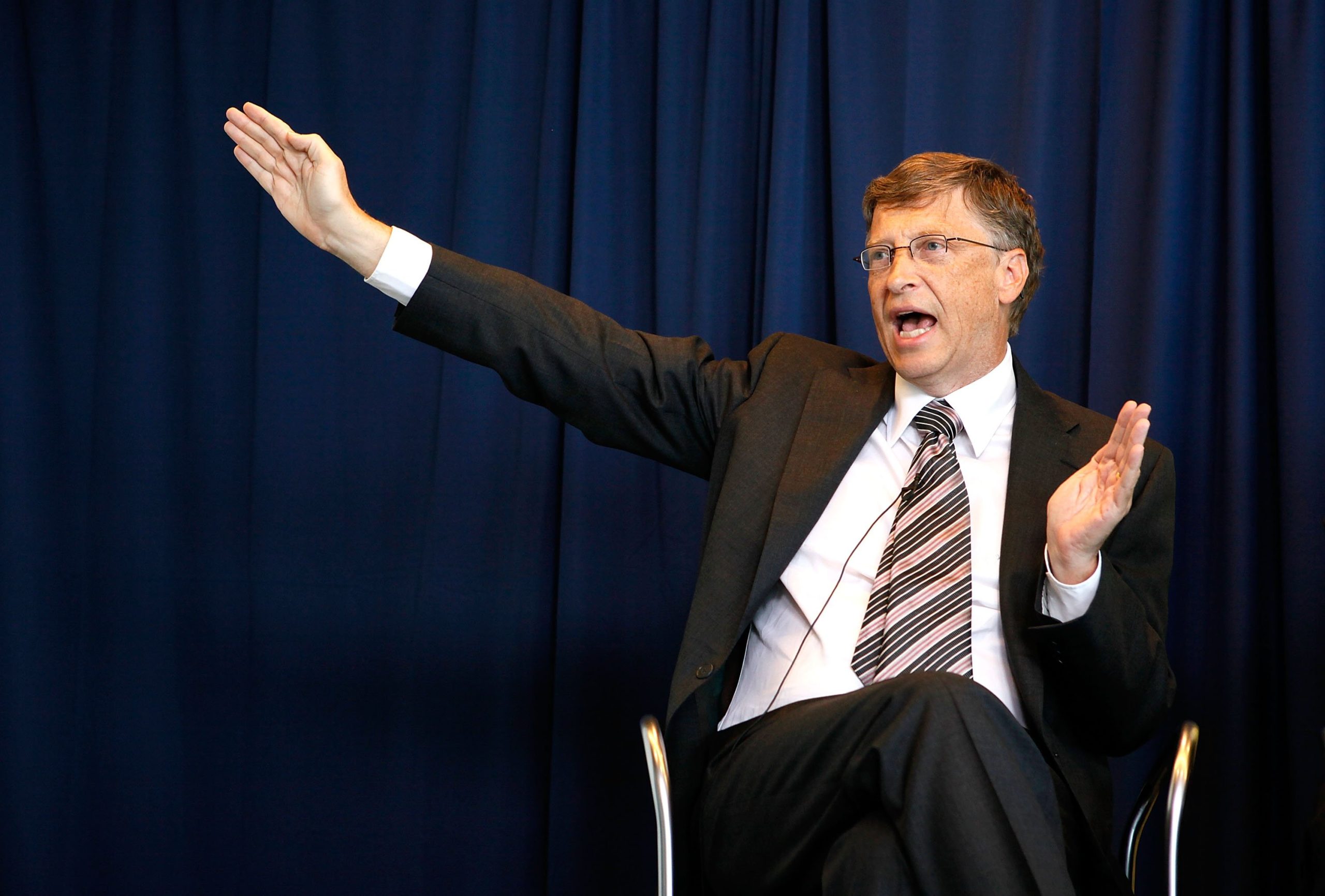 WASHINGTON - JUNE 10: Microsoft Chairman Bill Gates speaks during a news conference at the Newseum June 10, 2010 in Washington, DC. The news conference was to present recommendations to Congress and President Obama "to revolutionize U.S. energy innovation."   Alex Wong/Getty Images/AFP== FOR NEWSPAPERS, INTERNET, TELCOS & TELEVISION USE ONLY ==