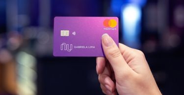 A Nubank anunciou que teria débito em seus cartões e já causou alvoroço no setor bancário